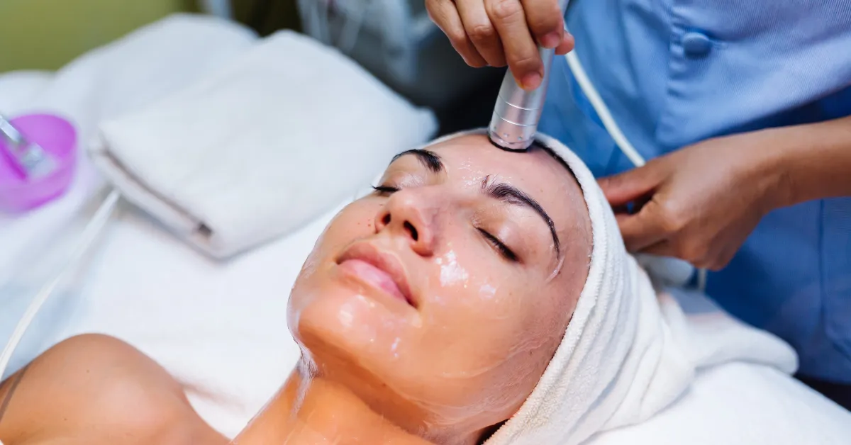 Non-surgical anti-aging facial at Viviane Aires Skin Wellness