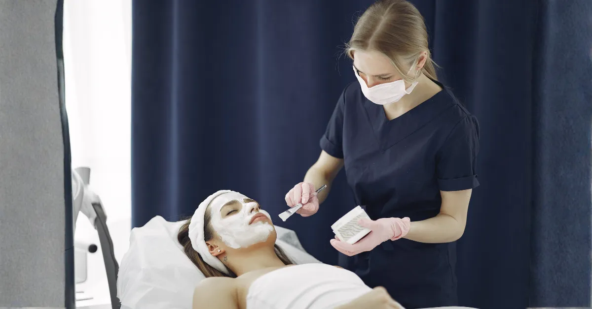 Customized hydrating facial treatment for dry and sensitive skin