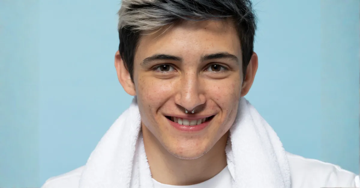 Men’s skincare routine for oily skin and clogged pores